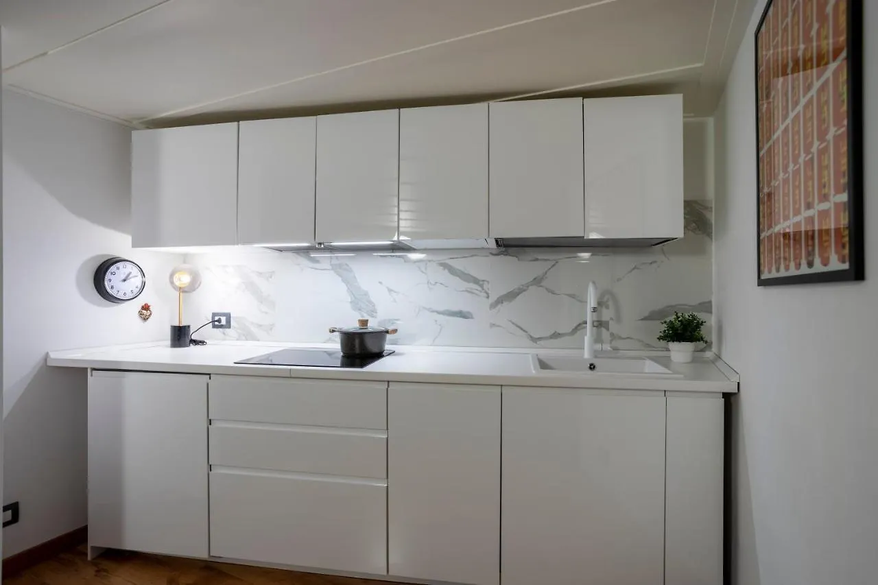 Duomo 15 Minuti A Piedi Luxury*Wifi*Netflx Apartment Milan